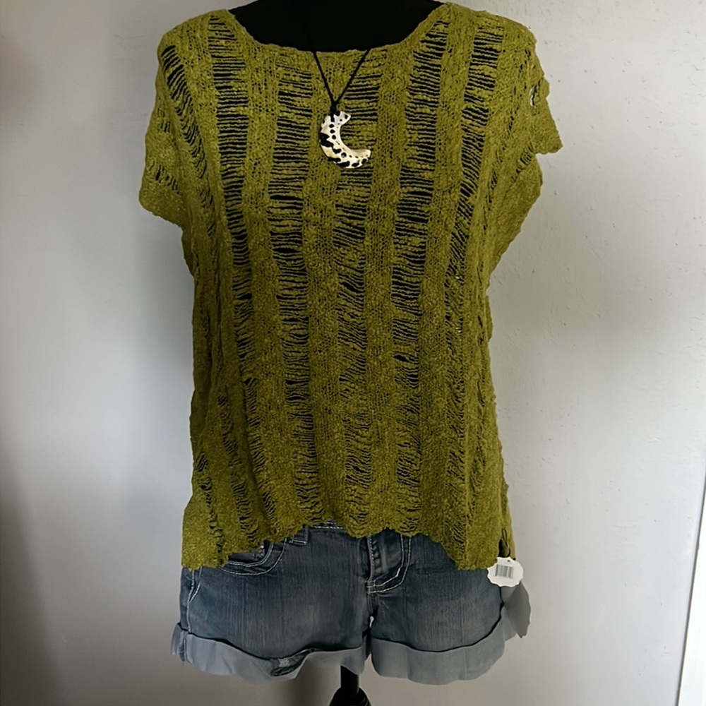 Woman blouse one-size color olive green